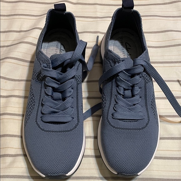 Clarks Navy Athletic Shoes - Picture 2 of 8